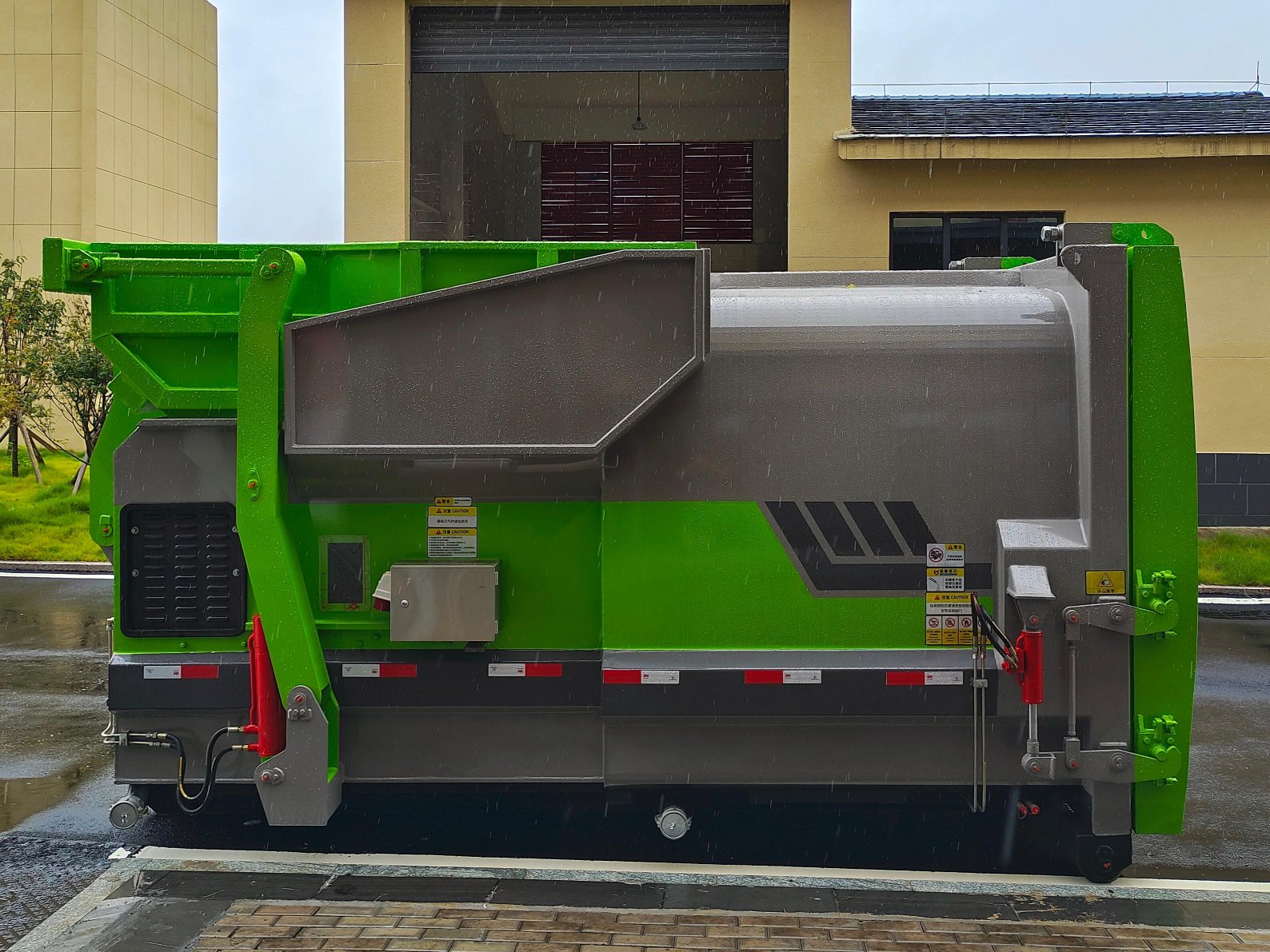 8-12方移動(dòng)式垃圾壓縮站